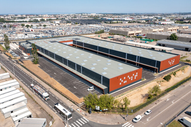 AEW logistics portfolio France