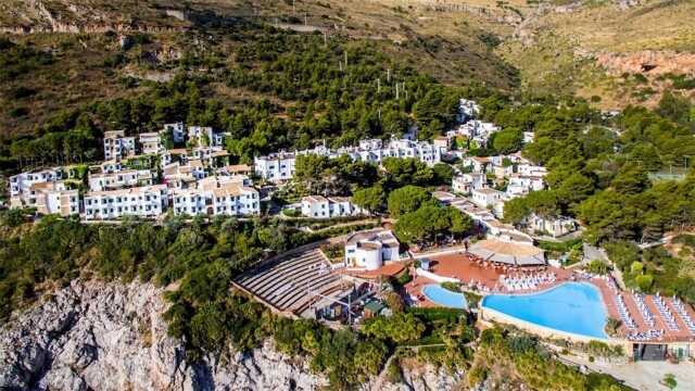 Calampiso Resort