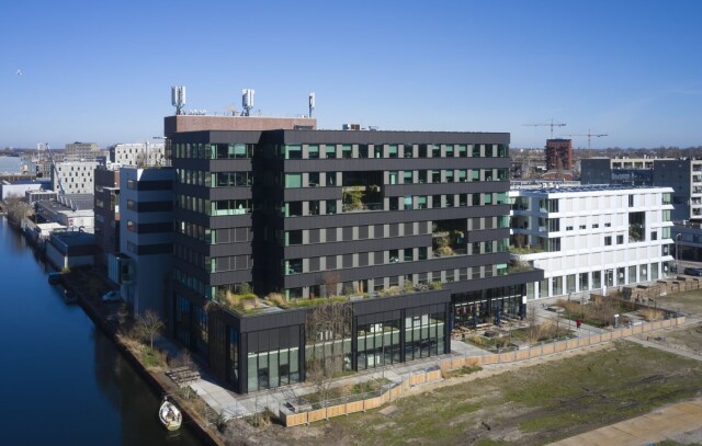 MaxMore, Amsterdam