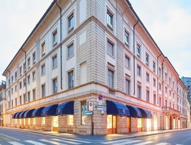 Via Montenapoleone 8  Kering